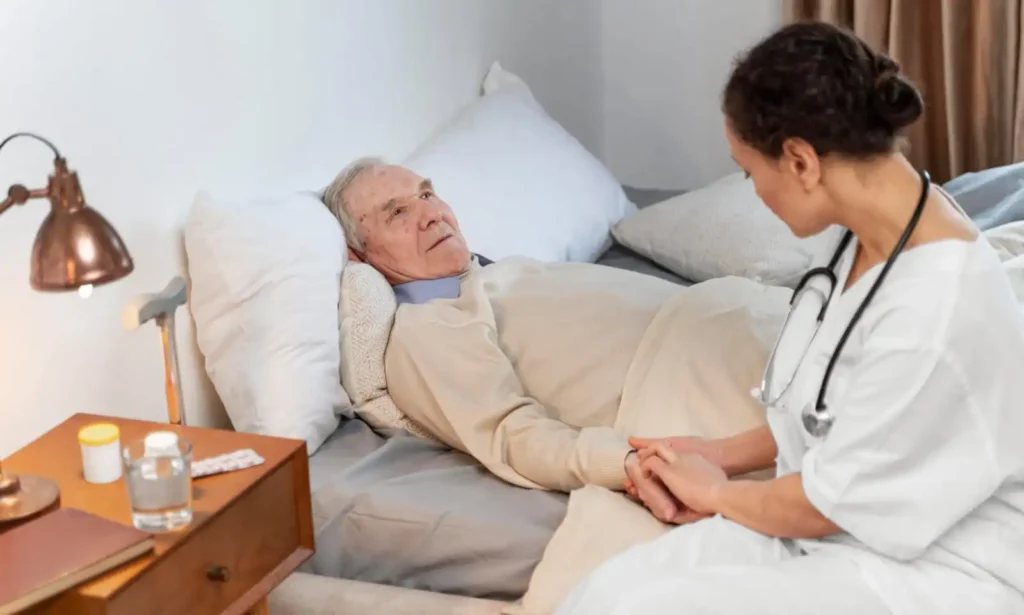 How Does Live-In Care Work for Seniors at Home Benefits